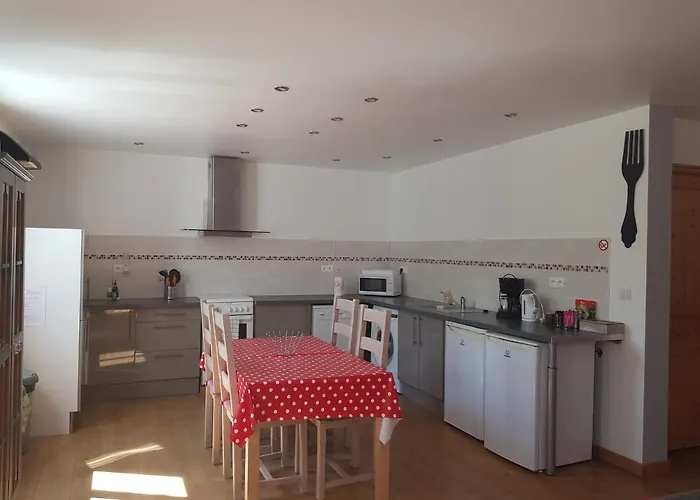 Les Trois Lions アパート